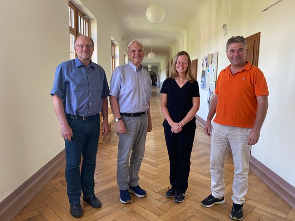 Rektor Prof. Dr. Hans-Werner Hunecke (links), zusammen mit Prof. Dr. Charles Hopkins und Kathrin Kohl vom UNESCO-Lehrstuhl der York Universität in Kanada, sowie Prof. Dr. Alexander Siegmund vom Heidelberger UNESCO Lehrstuhl und BNE-Zentrum (rechts)